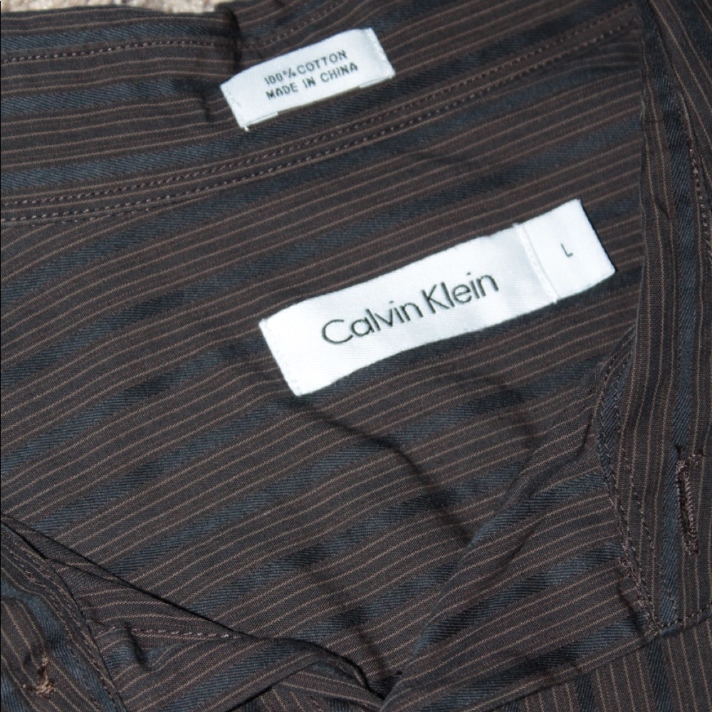 Calvin Klein Button down - Picture 5 of 5